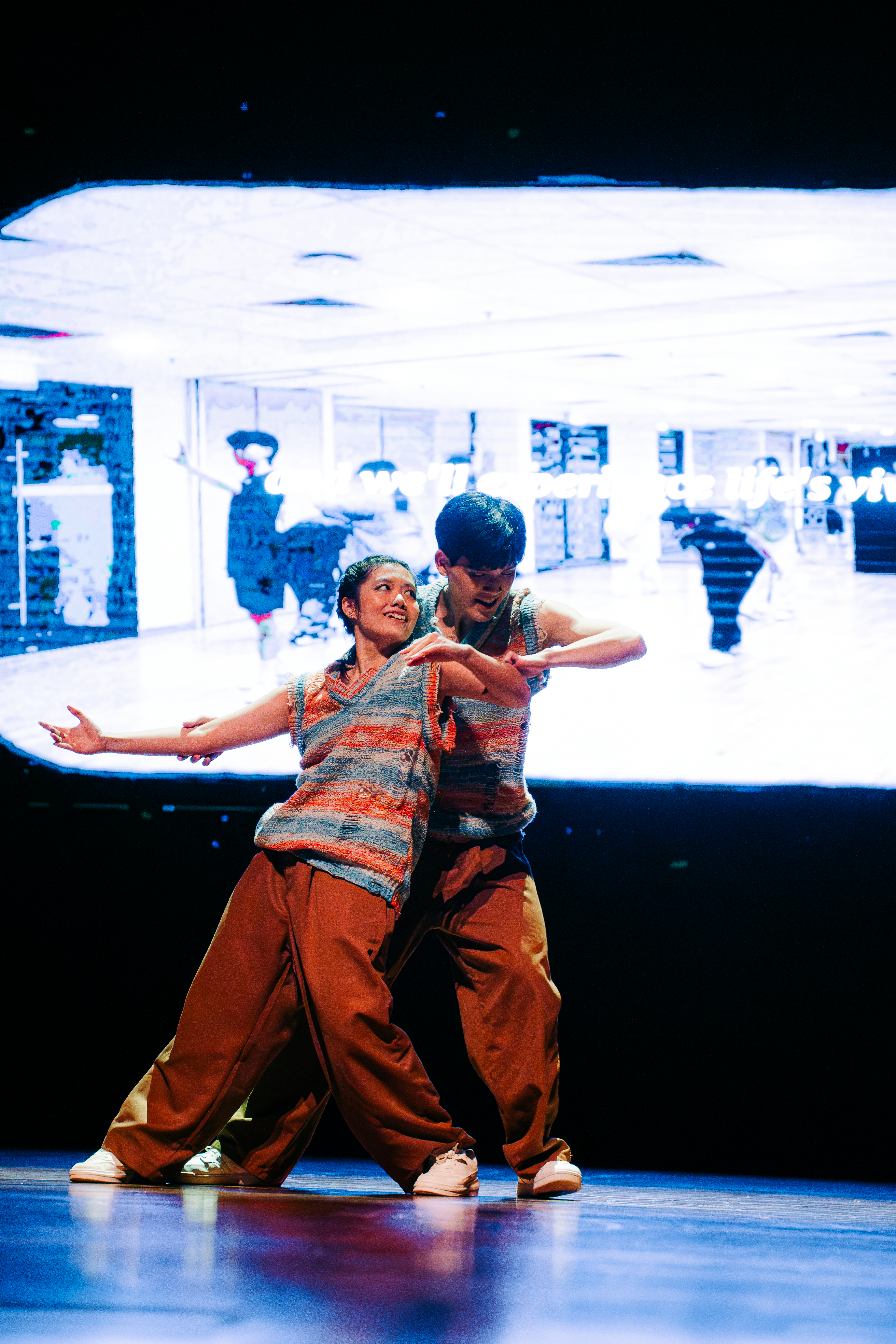 Partnerwork during a dance competition